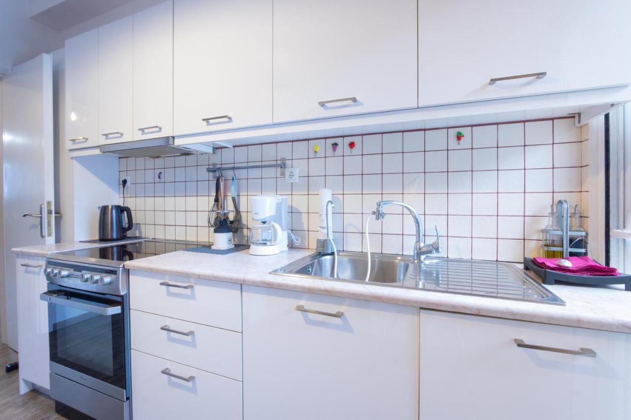 Apartment With Parking Near Medical Center Athen Eksteriør bilde